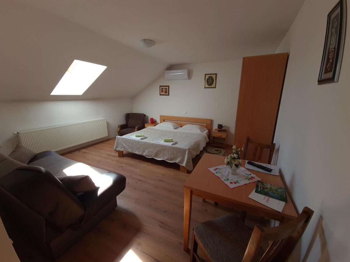 Guest House Aquarius Bosnjaci Zewnętrze zdjęcie