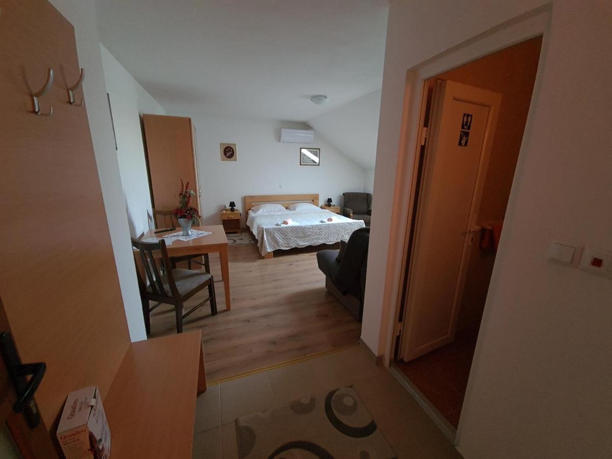 Guest House Aquarius Bosnjaci Zewnętrze zdjęcie